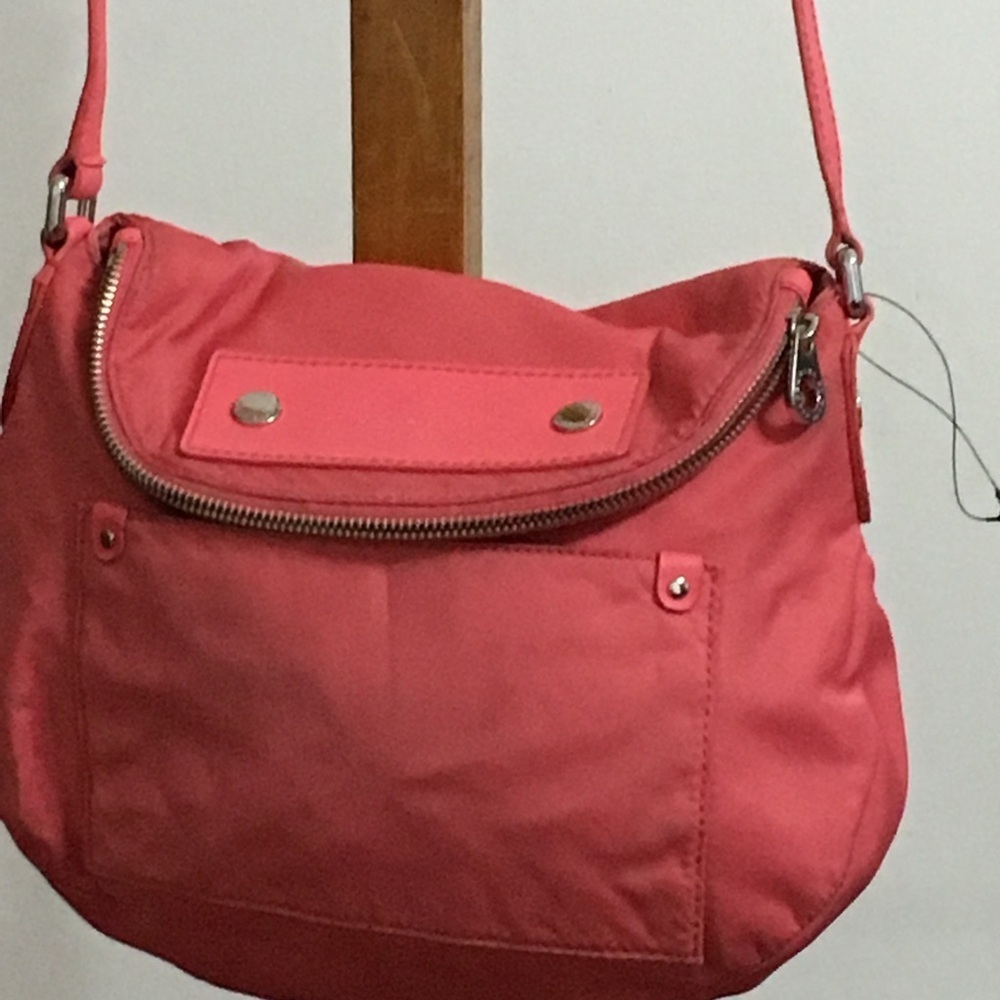 Marc Jacobs Stylish coral poppy crossbody/Shoulder Bag